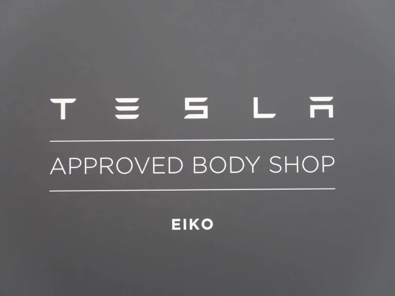 TESLA（テスラ）認定ボディショップのライセンス