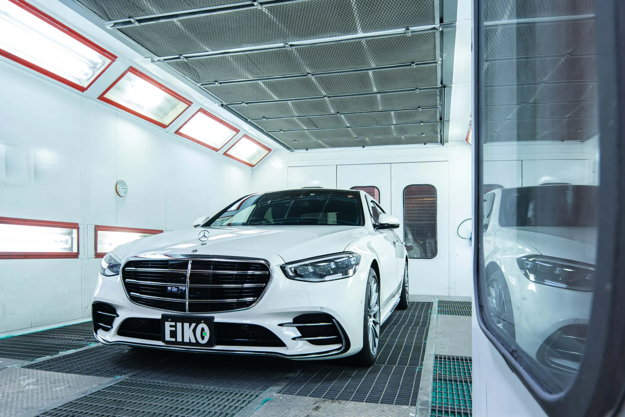 イタリア製塗装ブース斜め