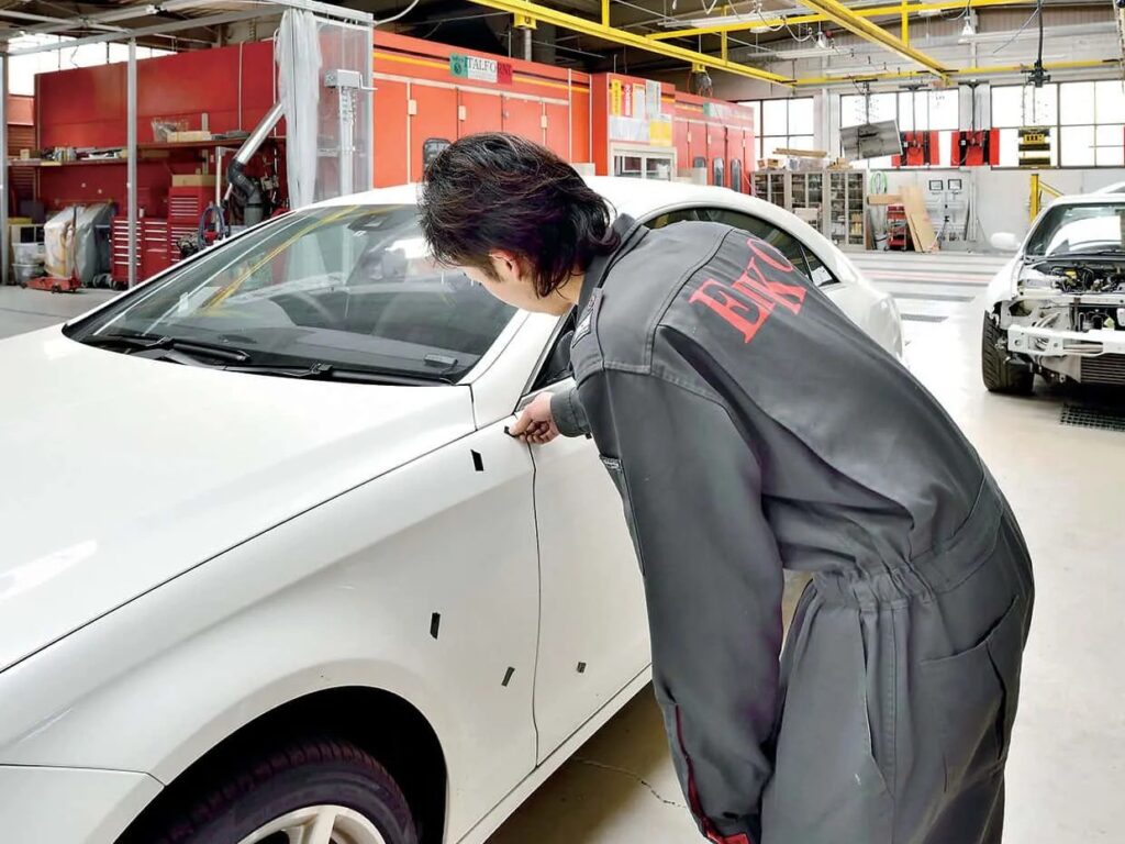塗装工程のボディー検査