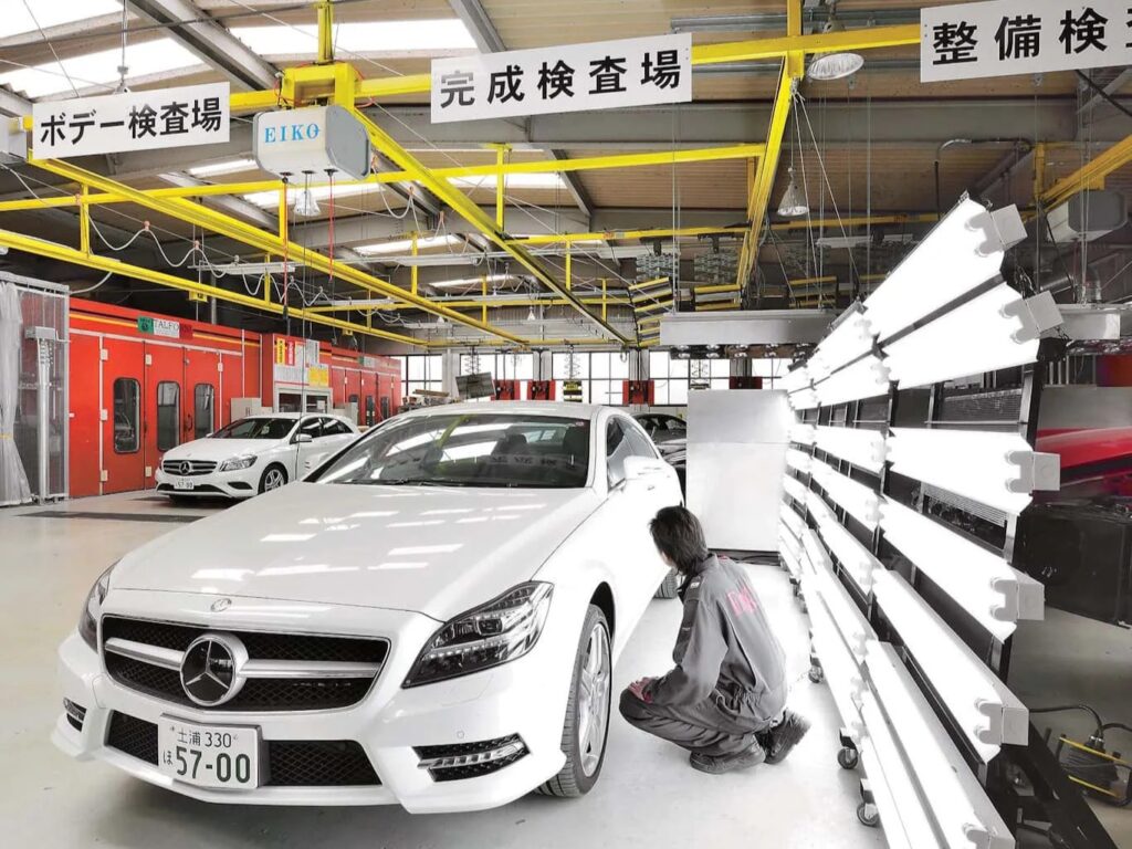 塗装工程の完成検査場